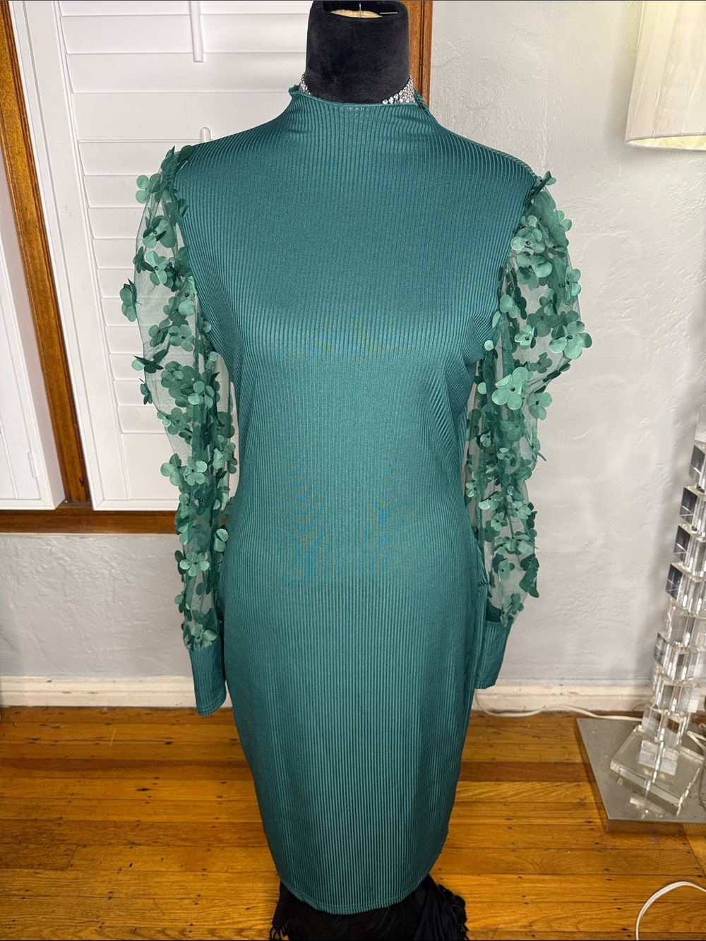 Elegant Green Floral Sleeve Midi Dress